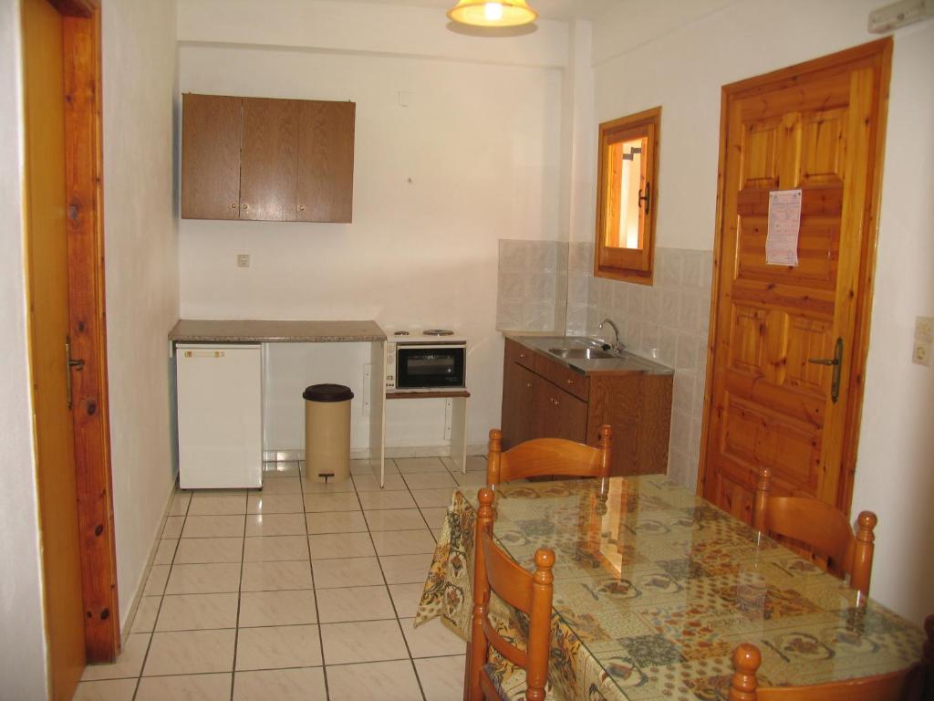 Loula Apartments Sidari  Bilik gambar